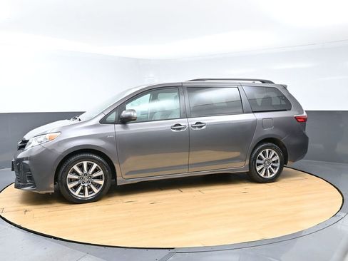 Used 2020 Toyota Sienna LE AWD/4WD image 8