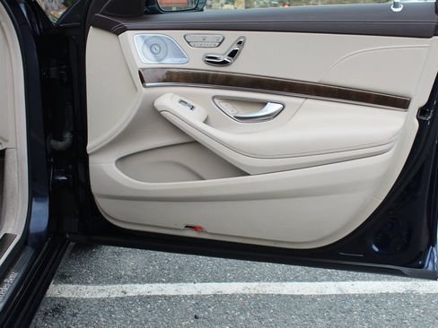Used 2015 Mercedes-Benz S 550 4MATIC Sedan image 18