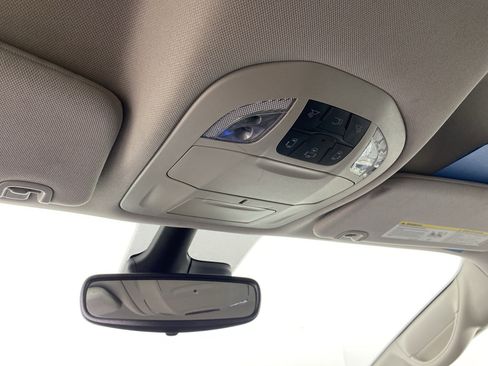 Used 2023 Chrysler Pacifica Touring-L image 26