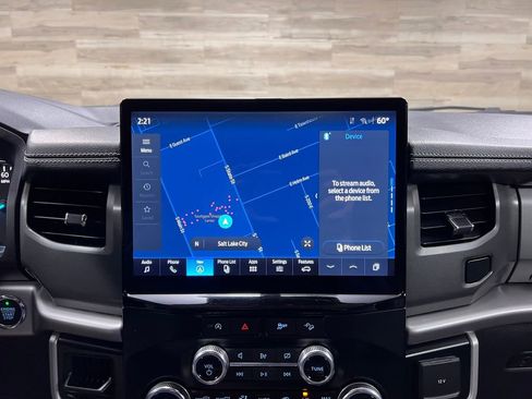 Used 2024 Ford Expedition XLT image 14