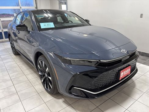 New 2026 Toyota Crown Platinum image 5