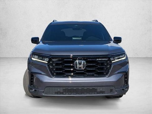 Certified 2025 Honda Pilot Black Edition image 2