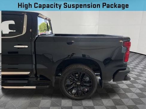 Used 2023 Chevrolet Silverado 1500 High Country w/ Technology Package AWD/4WD image 6