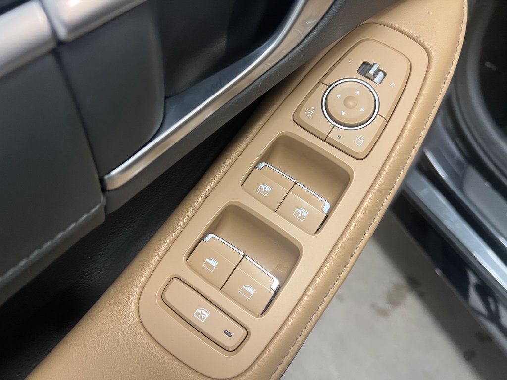 Used 2020 Hyundai Sonata Limited FWD image 13