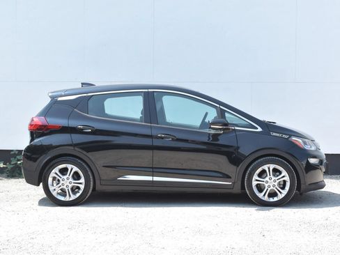 Used 2017 Chevrolet Bolt LT FWD image 6