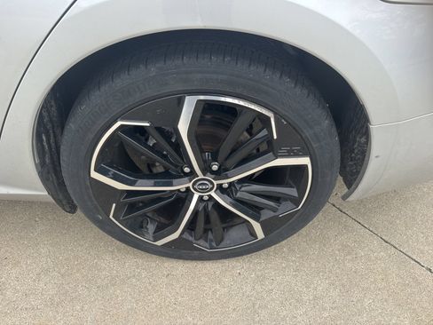 Used 2024 Nissan Altima 2.5 SR FWD image 10