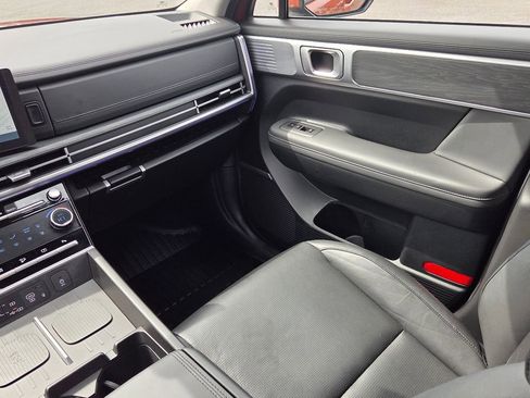 Used 2025 Hyundai Santa Fe Limited image 16