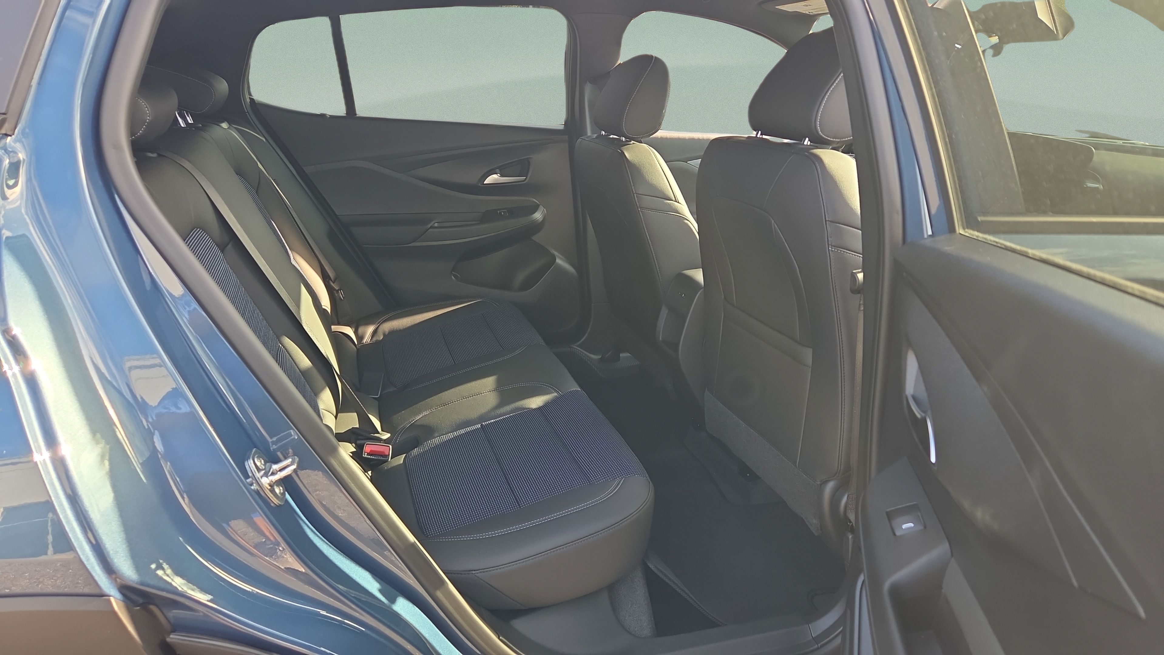 New 2026 Buick Envista Sport Touring w/ Convenience I Package FWD image 14