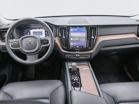 Certified 2024 Volvo XC60 B5 Plus w/ Protection Package Premier image 23