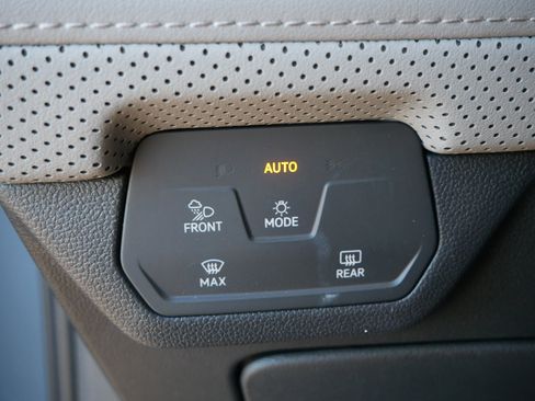 Used 2024 Volkswagen Atlas Peak Edition SEL image 24