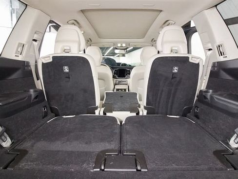 Certified 2023 Volvo XC90 B6 Plus AWD/4WD image 24