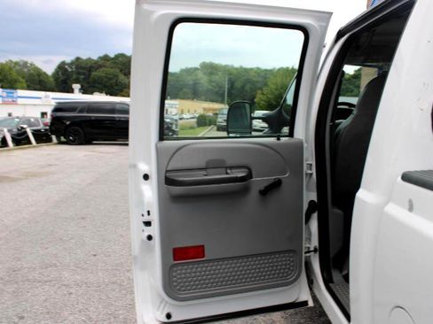 Used 2006 Ford F250 Lariat image 19