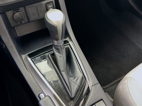 Used 2015 Toyota Corolla LE image 17