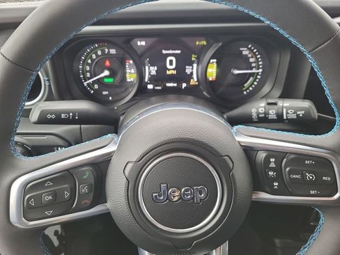 Used 2024 Jeep Wrangler High Altitude AWD/4WD image 18