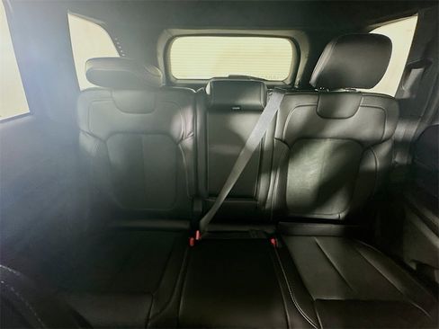 New 2025 Jeep Grand Cherokee Altitude image 10