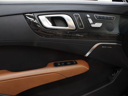 Used 2017 Mercedes-Benz SL 550 image 60