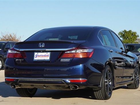 Used 2017 Honda Accord Sport Special Edition image 9