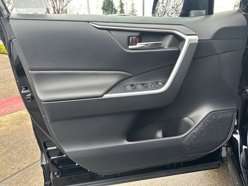 Certified 2025 Toyota RAV4 SE AWD/4WD image 11