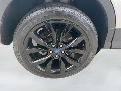 Used 2019 Ford Escape SE image 17