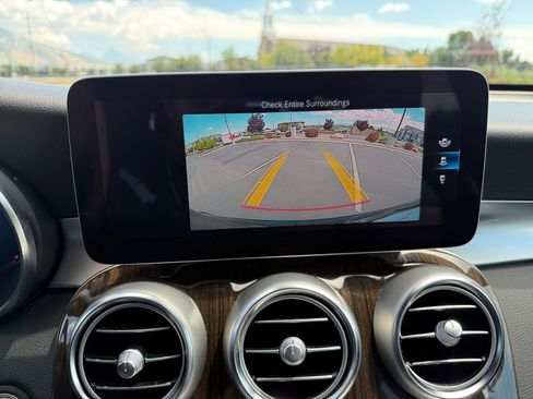 Used 2020 Mercedes-Benz GLC 300 4MATIC image 29