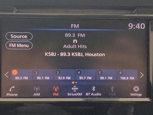 Used 2019 Nissan Rogue SV image 25