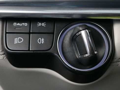 Used 2023 Porsche Panamera 4 Platinum Edition image 24