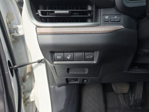 Used 2024 Toyota Grand Highlander AWD image 33