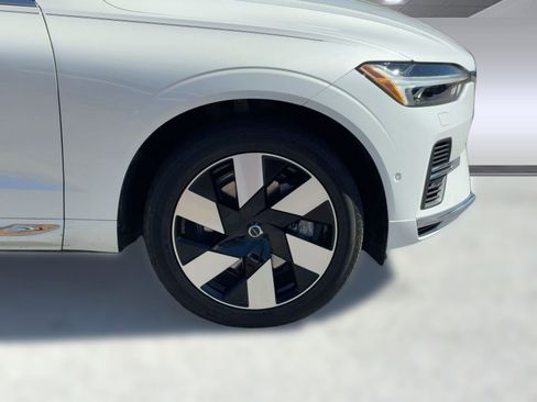 Certified 2023 Volvo XC60 T8 Ultimate w/ Climate Package image 12