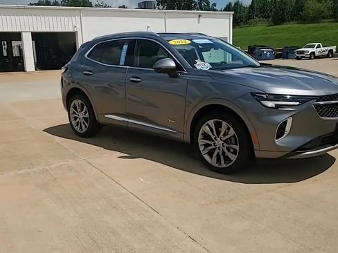 Certified 2022 Buick Envision Avenir w/ Technology Package II image 2