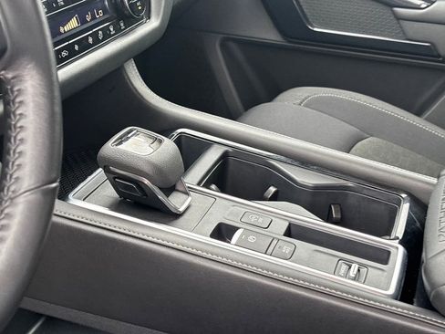 Used 2024 Nissan Pathfinder SV image 12