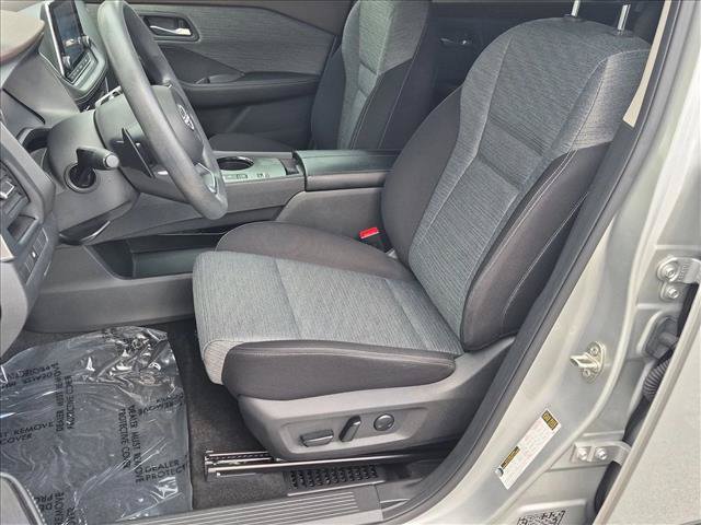 Certified 2023 Nissan Rogue SV FWD image 15