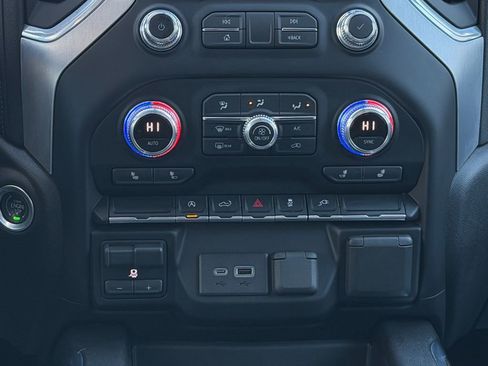 Used 2021 GMC Sierra 1500 Elevation w/ Preferred Package image 16