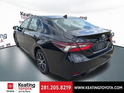 Used 2024 Toyota Camry SE image 5
