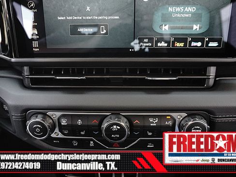 New 2025 Jeep Gladiator Sport image 22