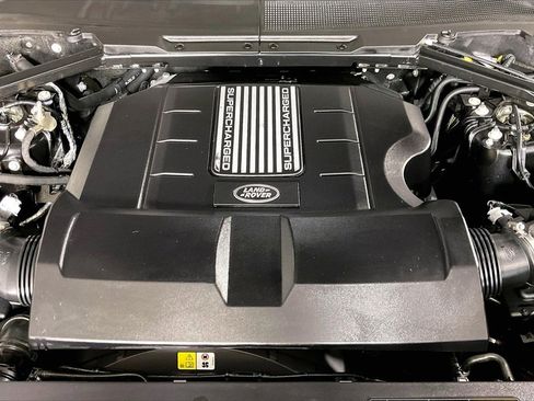 Used 2024 Land Rover Defender 110 V8 image 9