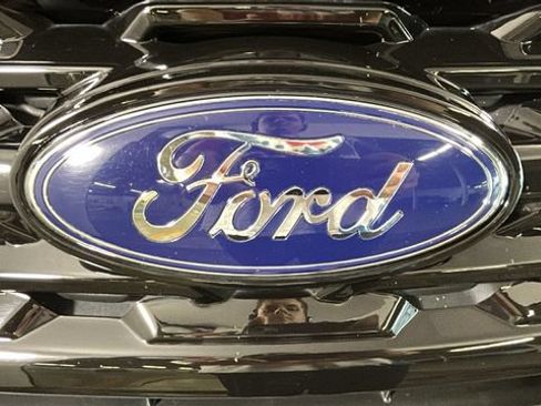 Used 2018 Ford Explorer XLT AWD/4WD image 8