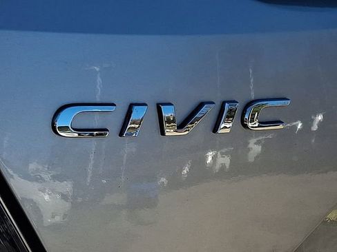 Used 2018 Honda Civic EX image 30