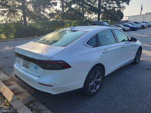 Certified 2023 Honda Accord EX image 4