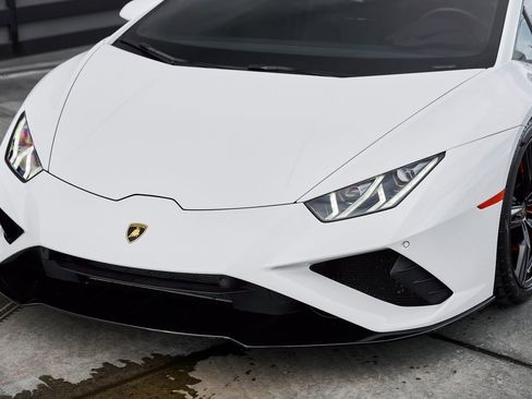 Used 2020 Lamborghini Huracan EVO image 5