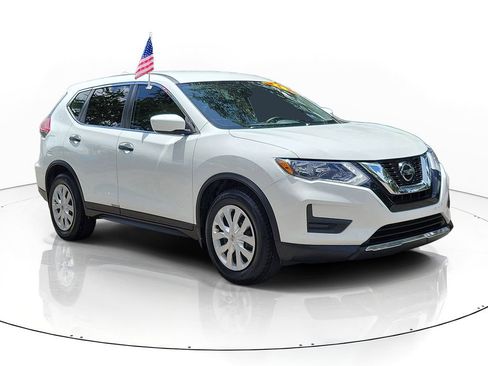 Used 2018 Nissan Rogue S FWD image 2
