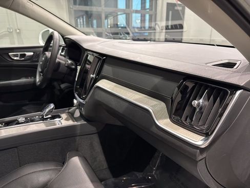 Used 2023 Volvo V60 B5 Cross Country Ultimate w/ Climate Package image 33