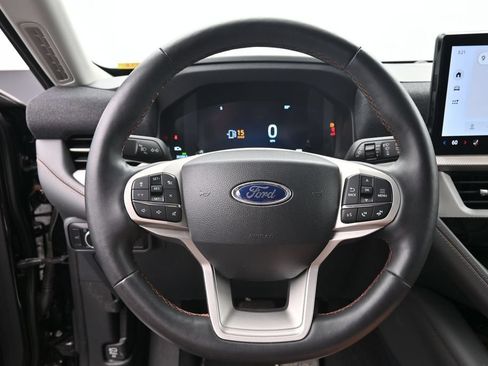 Used 2025 Ford Explorer Active w/ Active Comfort Package AWD/4WD image 24