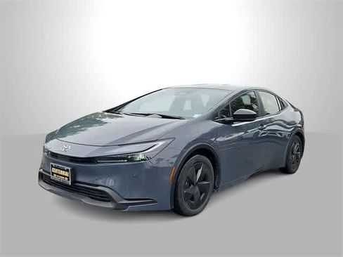 Used 2024 Toyota Prius LE image 4