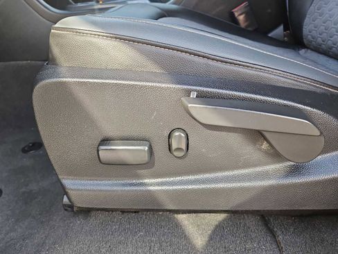 Used 2019 Chevrolet Colorado Z71 image 18