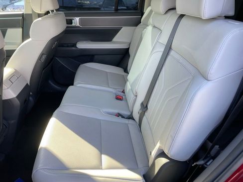 Used 2025 Hyundai Santa Fe SEL image 7