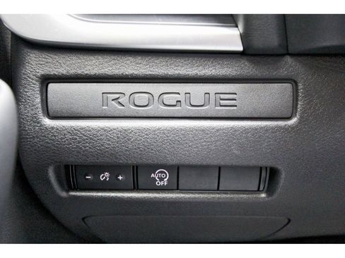 Certified 2025 Nissan Rogue S image 17