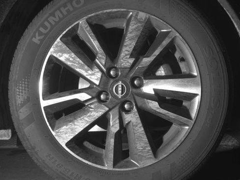 Used 2025 Nissan Versa SV image 13