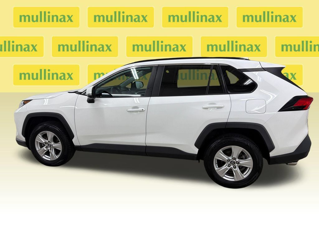 Used 2019 Toyota RAV4 XLE FWD image 13