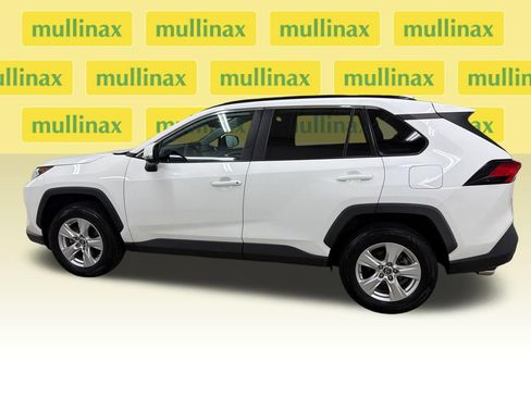Used 2019 Toyota RAV4 XLE FWD image 13