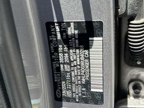 Certified 2024 Hyundai Elantra Limited FWD image 28